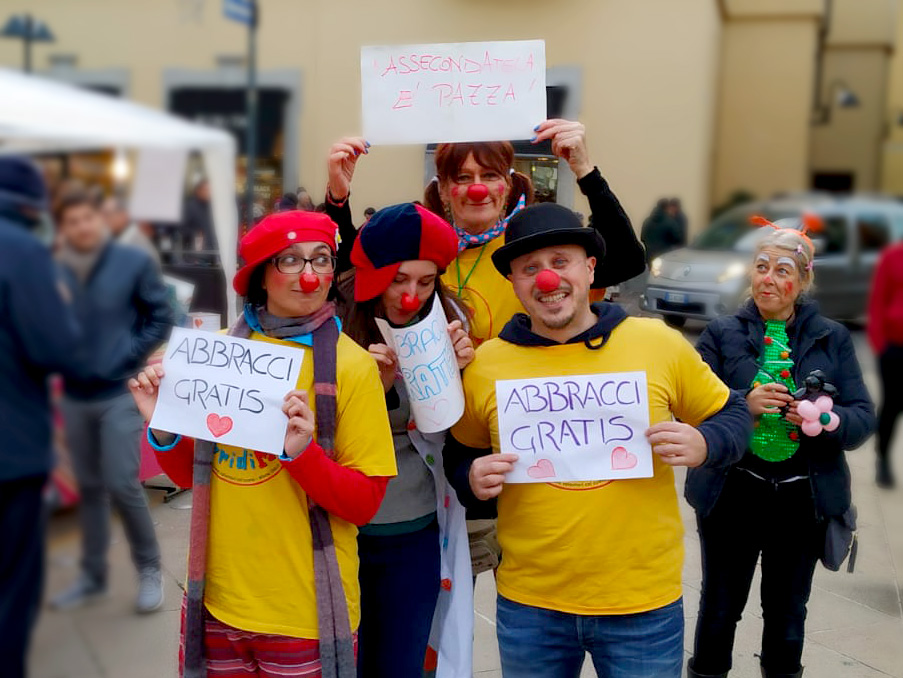 torta paesana evento in piazza con clownterapia